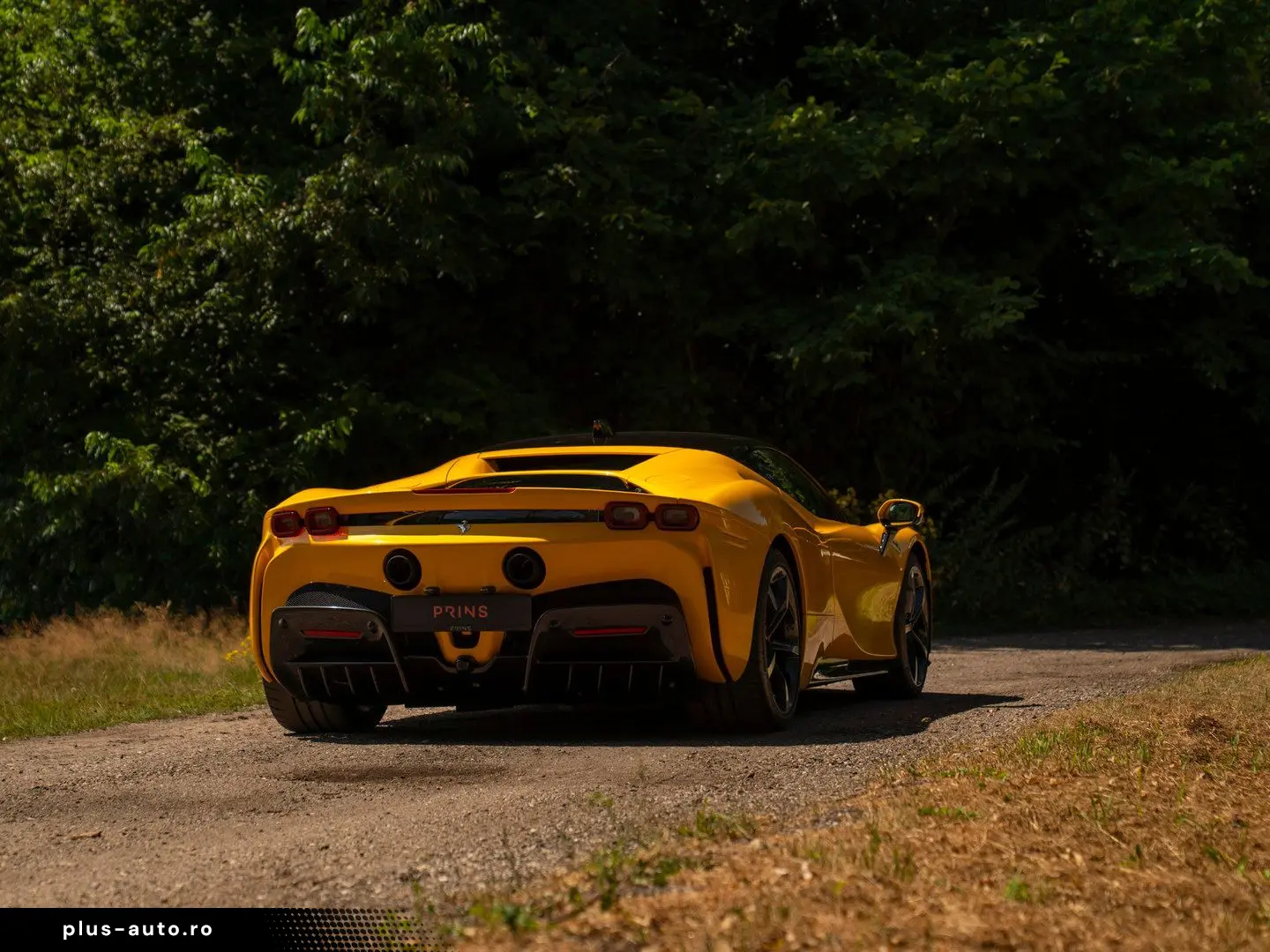 FERRARI SF90 Stradale 4.0 V8   Full carbon   Giallo Trip