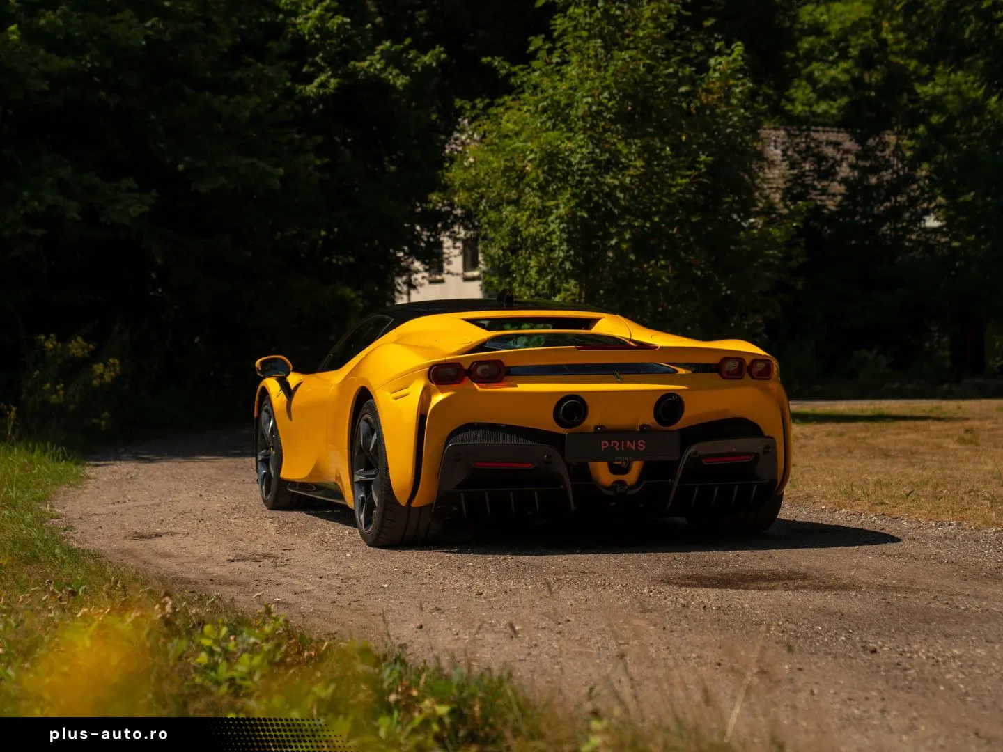 FERRARI SF90 Stradale 4.0 V8   Full carbon   Giallo Trip
