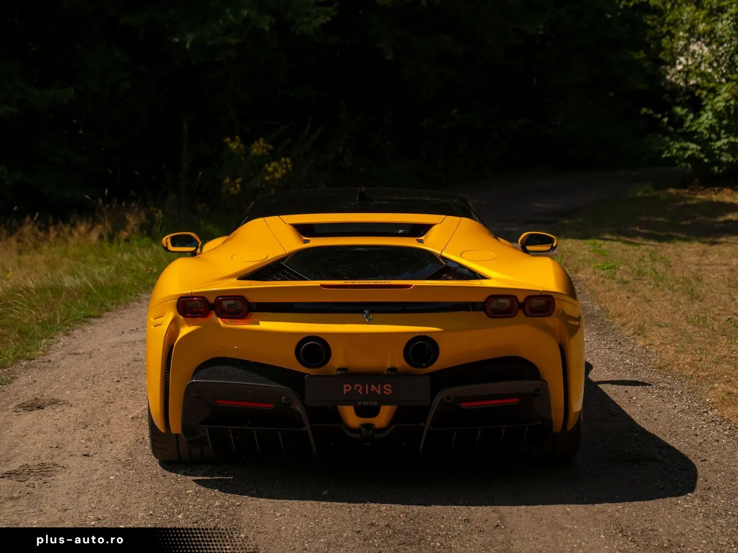 FERRARI SF90 Stradale 4.0 V8   Full carbon   Giallo Trip