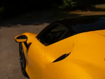 FERRARI SF90 Stradale 4.0 V8   Full carbon   Giallo Trip