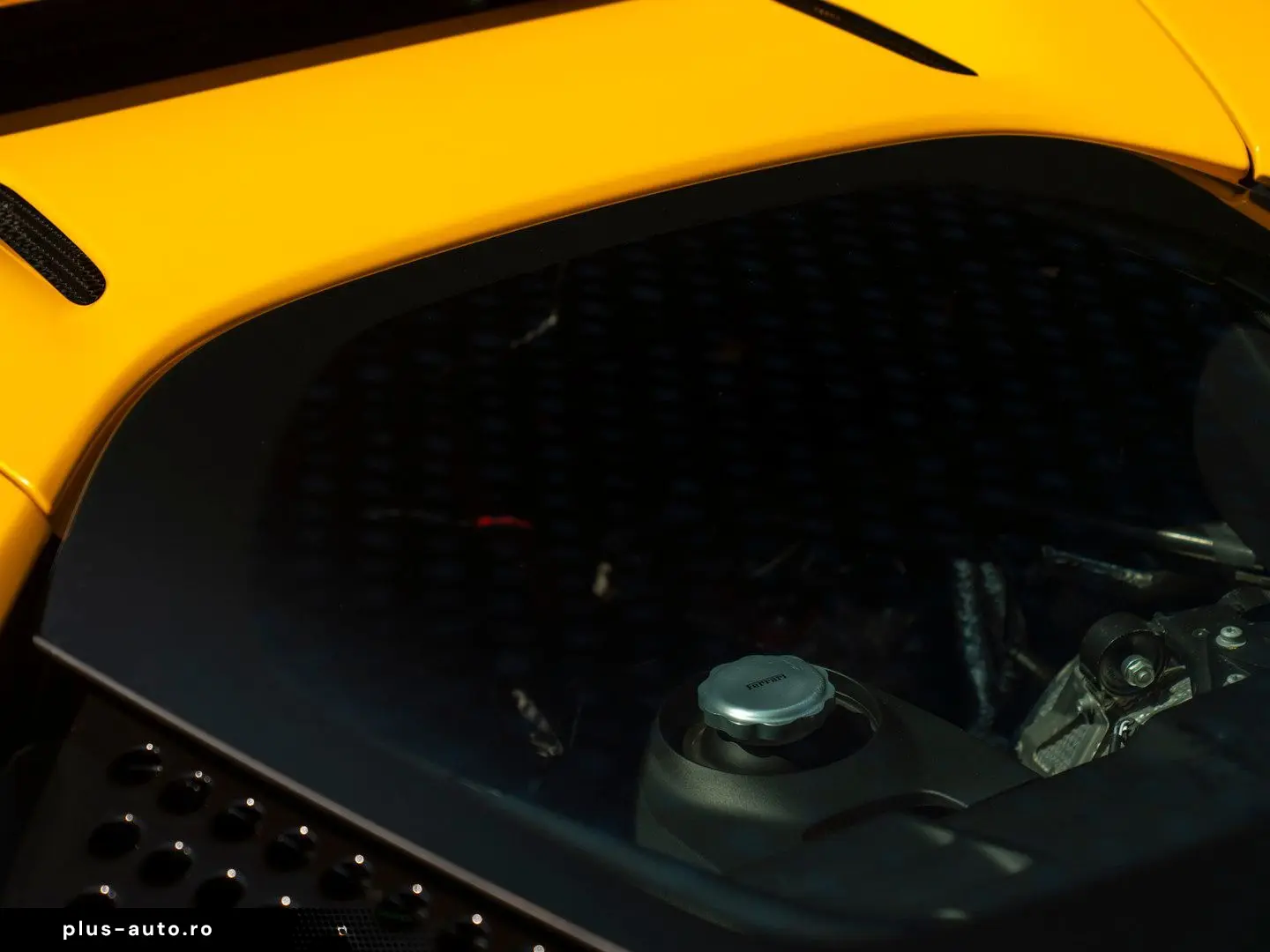 FERRARI SF90 Stradale 4.0 V8   Full carbon   Giallo Trip
