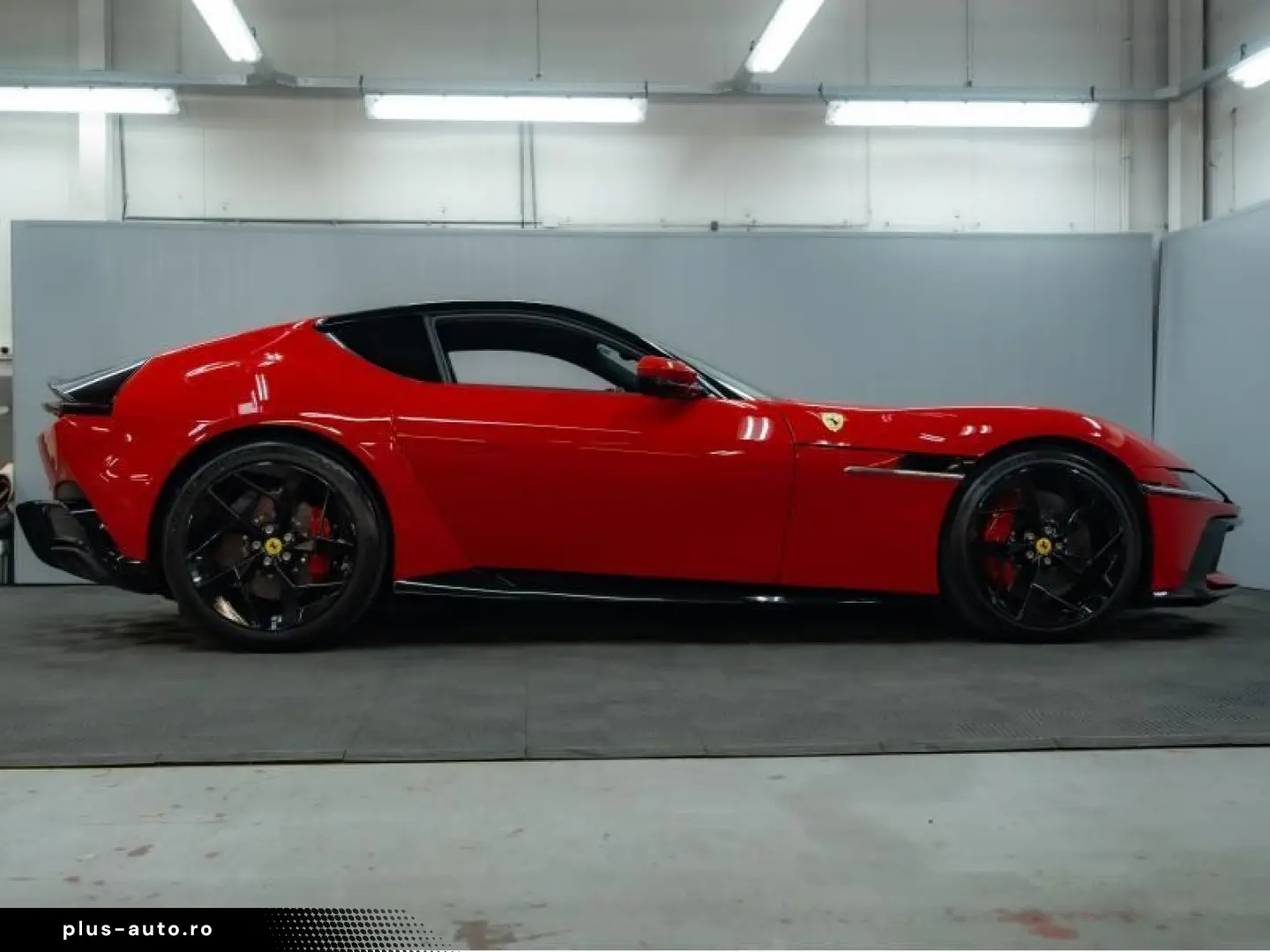 FERRARI 12Cilindri coupé