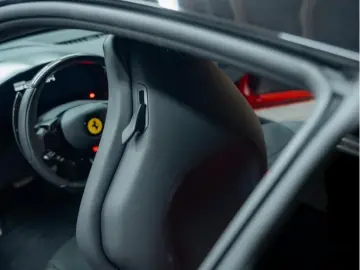 FERRARI 12Cilindri coupé