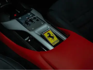 FERRARI 12Cilindri coupé