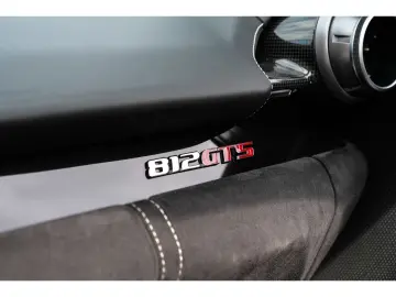 FERRARI 812 GTS  Lift Carbon LED Racingsitze JBL PPF