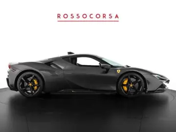 FERRARI Ferrari SF90 Stradale
