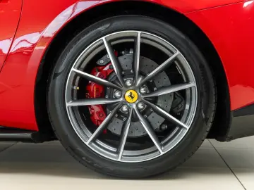 FERRARI 812 6.5 V12 GTS DCT F1