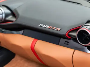 FERRARI 812 6.5 V12 GTS DCT F1