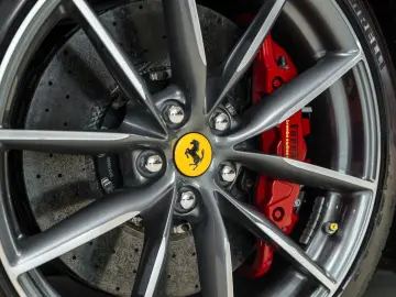 FERRARI 812 6.5 V12 GTS DCT F1