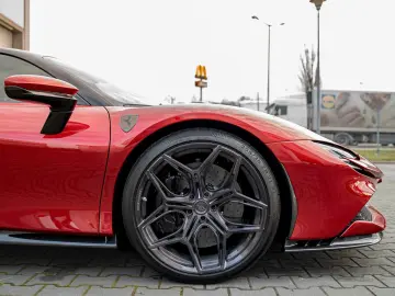 FERRARI SF90 Full CARBON PPF 1Hand nur 300000 euro netto