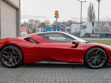 FERRARI SF90 Full CARBON PPF 1Hand nur 300000 euro netto