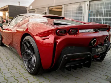FERRARI SF90 Full CARBON PPF 1Hand nur 300000 euro netto