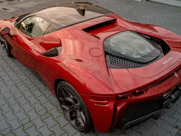 FERRARI SF90 Full CARBON PPF 1Hand nur 300000 euro netto