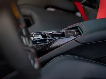 FERRARI SF90 Full CARBON PPF 1Hand nur 300000 euro netto