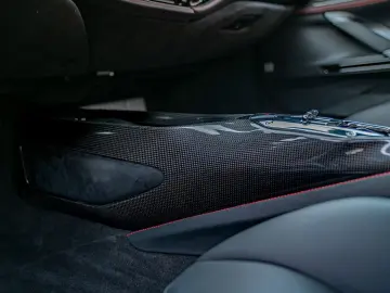 FERRARI SF90 Full CARBON PPF 1Hand nur 300000 euro netto