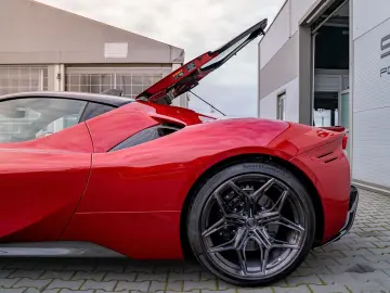 FERRARI SF90 Full CARBON PPF 1Hand nur 300000 euro netto