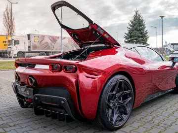 FERRARI SF90 Full CARBON PPF 1Hand nur 300000 euro netto