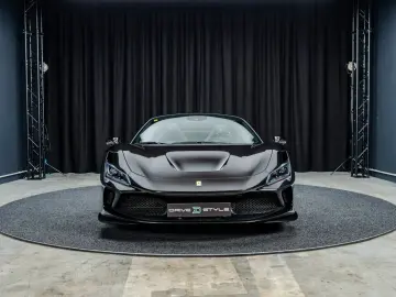 FERRARI F8 Spider   Nero Daytona   Carbon   Lift   Garan