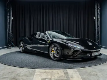 FERRARI F8 Spider   Nero Daytona   Carbon   Lift   Garan