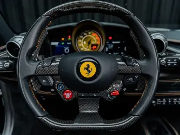 FERRARI F8 Spider   Nero Daytona   Carbon   Lift   Garan