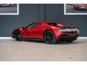 FERRARI 296 gtb 3.0 V6 830 GTB