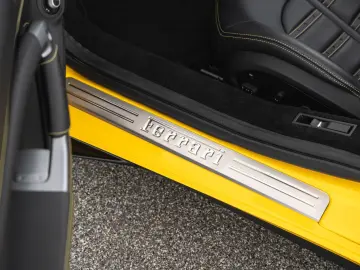 FERRARI F8 Spider FERRARI SINGEN
