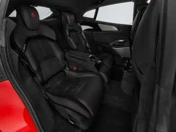 FERRARI Purosangue