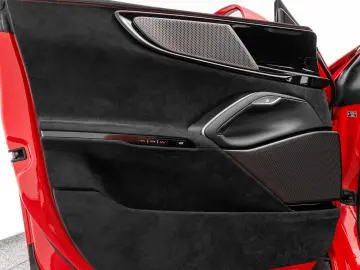 FERRARI Purosangue