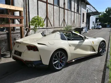 FERRARI 812 GTS Atelier Einzelstück Neuwertig ADAS Garan