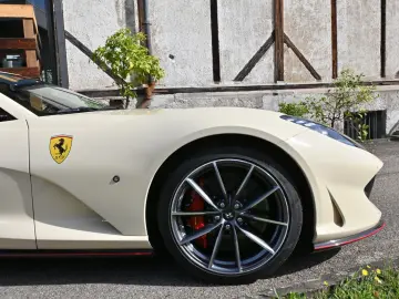 FERRARI 812 GTS Atelier Einzelstück Neuwertig ADAS Garan