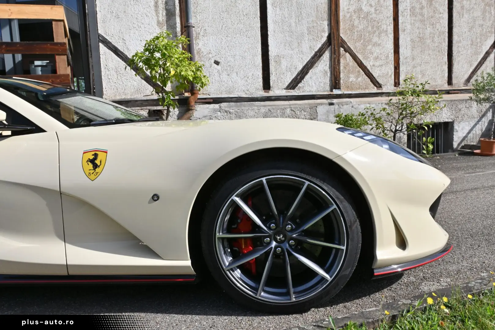 FERRARI 812 GTS Atelier Einzelstück Neuwertig ADAS Garan