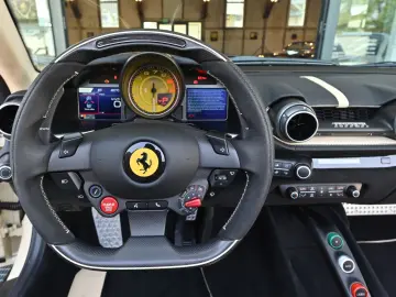 FERRARI 812 GTS Atelier Einzelstück Neuwertig ADAS Garan