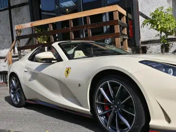 FERRARI 812 GTS Atelier Einzelstück Neuwertig ADAS Garan
