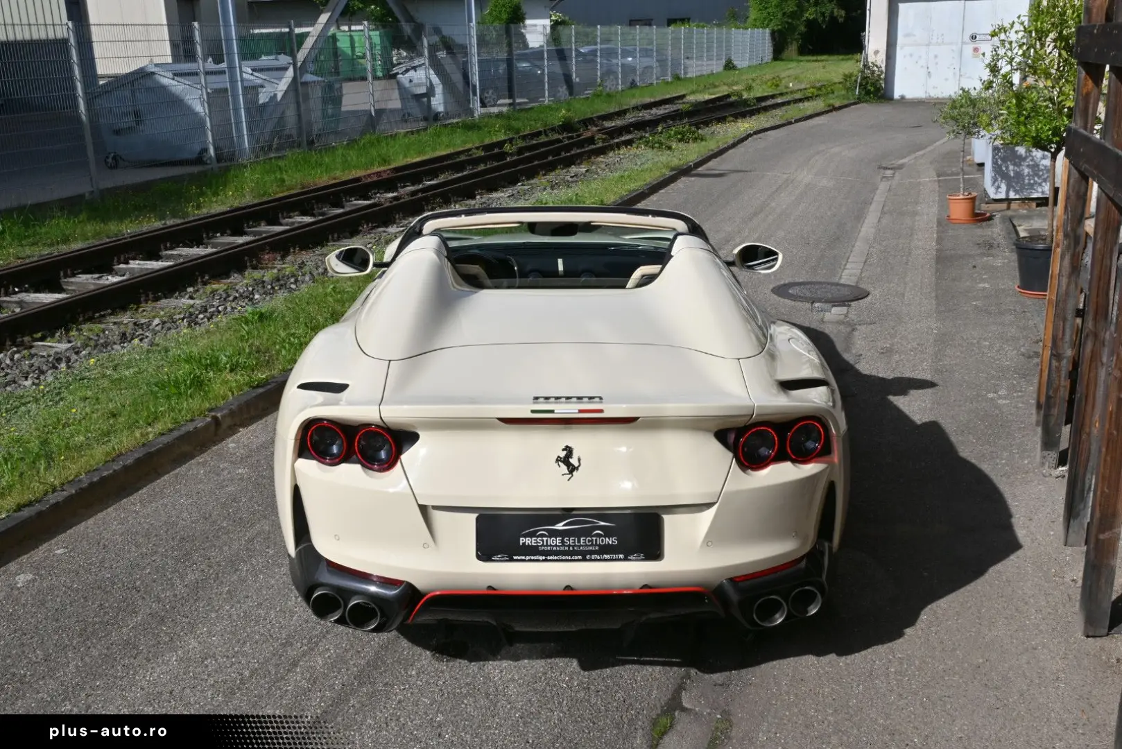FERRARI 812 GTS Atelier Einzelstück Neuwertig ADAS Garan