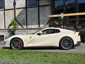 FERRARI 812 GTS Atelier Einzelstück Neuwertig ADAS Garan