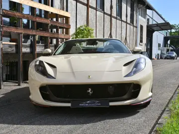 FERRARI 812 GTS Atelier Einzelstück Neuwertig ADAS Garan