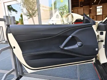 FERRARI 812 GTS Atelier Einzelstück Neuwertig ADAS Garan