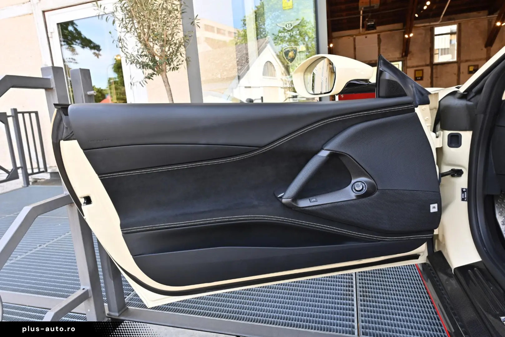 FERRARI 812 GTS Atelier Einzelstück Neuwertig ADAS Garan
