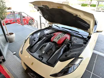 FERRARI 812 GTS Atelier Einzelstück Neuwertig ADAS Garan