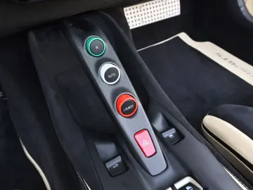 FERRARI 812 GTS Atelier Einzelstück Neuwertig ADAS Garan