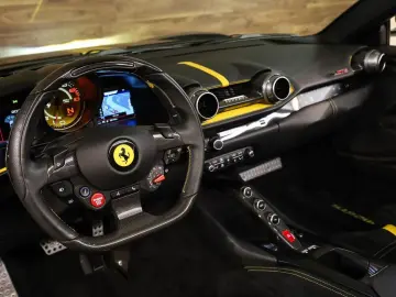 FERRARI 812 GTS 6.5 V12 HELE Lift Carbon Velgen Painted