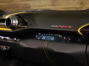 FERRARI 812 GTS 6.5 V12 HELE Lift Carbon Velgen Painted