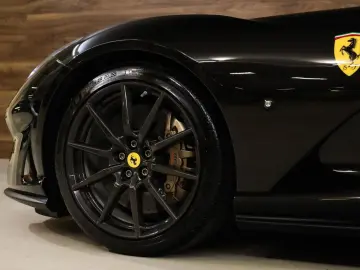 FERRARI 812 GTS 6.5 V12 HELE Lift Carbon Velgen Painted