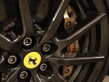 FERRARI 812 GTS 6.5 V12 HELE Lift Carbon Velgen Painted
