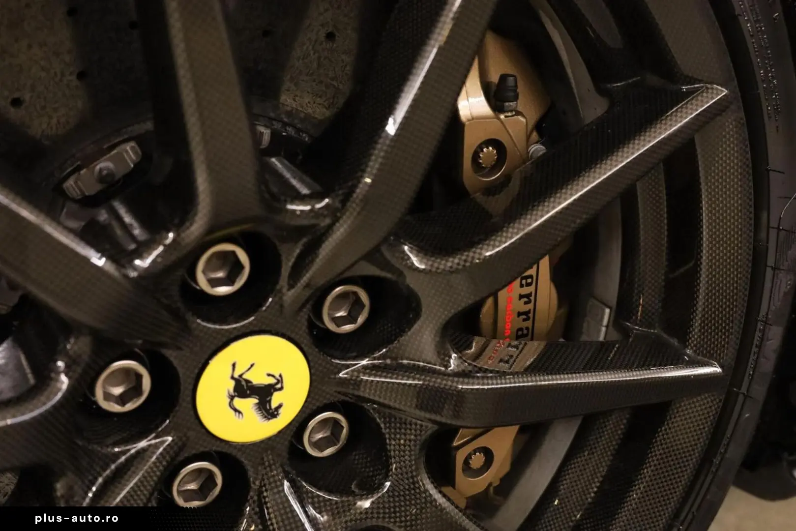 FERRARI 812 GTS 6.5 V12 HELE Lift Carbon Velgen Painted