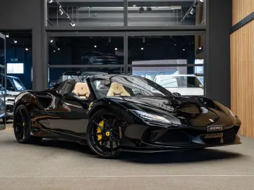 FERRARI F8 Spider 3.9 V8 Lift Carbon Seats Novitec Akrap