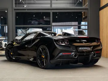 FERRARI F8 Spider 3.9 V8 Lift Carbon Seats Novitec Akrap