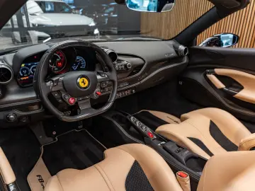 FERRARI F8 Spider 3.9 V8 Lift Carbon Seats Novitec Akrap