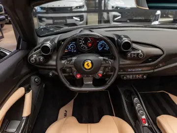 FERRARI F8 Spider 3.9 V8 Lift Carbon Seats Novitec Akrap