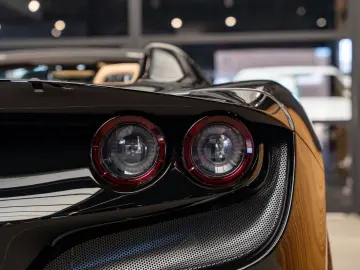 FERRARI F8 Spider 3.9 V8 Lift Carbon Seats Novitec Akrap
